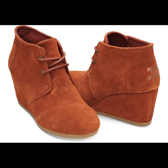 Brand New! Toms Desert Wedge Booties in Cognac