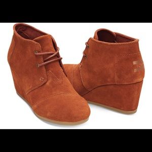 Brand New! Toms Desert Wedge Booties in Cognac