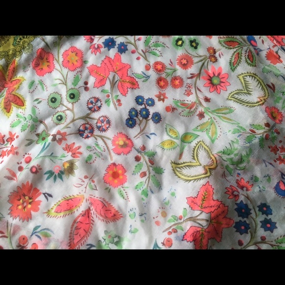 Patterned scarf - Picture 2 of 3