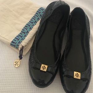Tory Burch Eddie Logo Bow Black Patent Ballet Flat