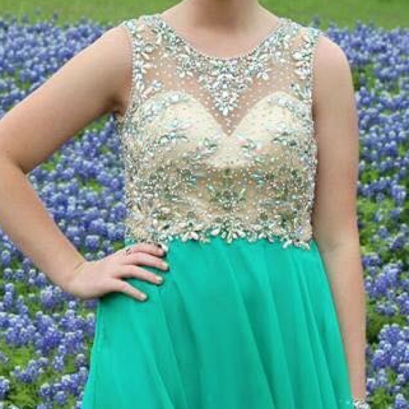 Prom Dress 👗 - Picture 2 of 4