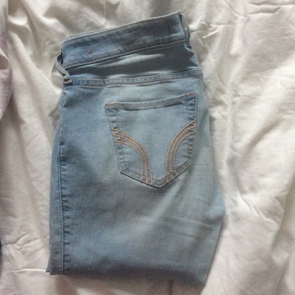 Hollister light wash size 5R