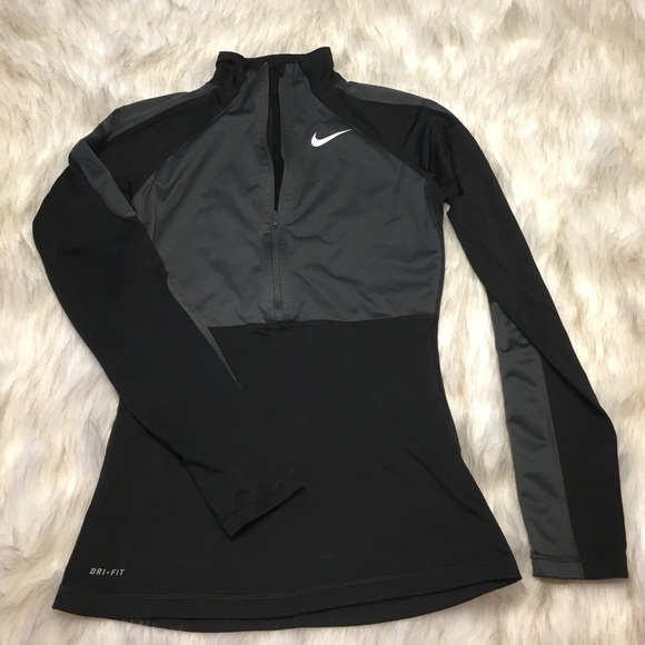 Nike Tops - Nike Pro Dry Fit Top