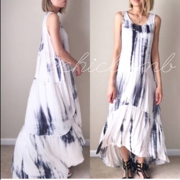 RESORT Chic luxe maxi dress. - Picture 2 of 4