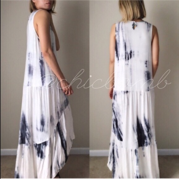 RESORT Chic luxe maxi dress. - Picture 3 of 4