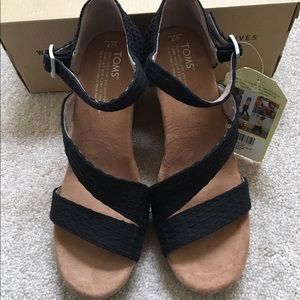 BNWT Black Toms Clarissa Wedges Size 7
