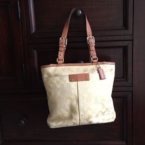 🍁🍂 FALL SALE! 🍂🍁 Yellow Coach Purse💛