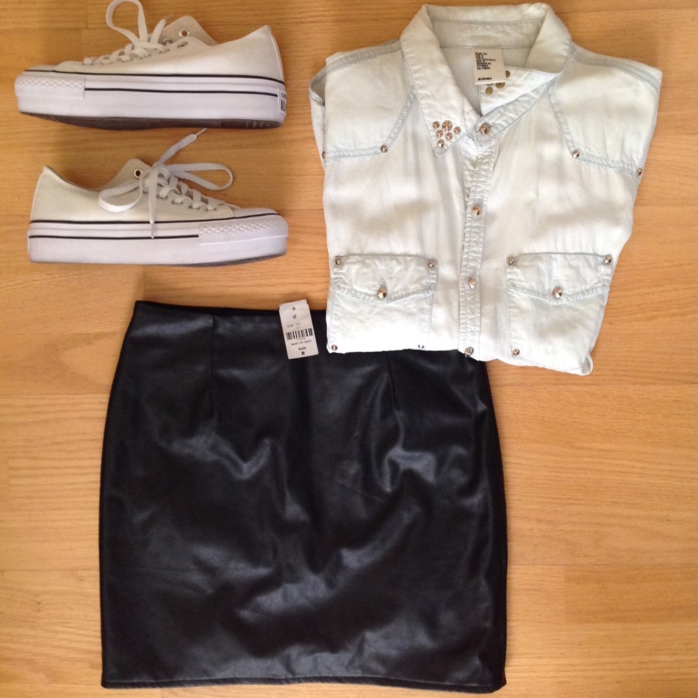 🆕 Rumor LF brand high waisted vegan leather skirt