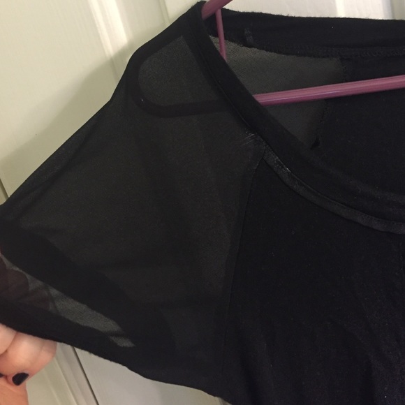Black short sleeve top - Picture 3 of 4