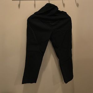 Black capris maternity pants