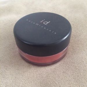 Bare Minerals blush in Shade Tulip