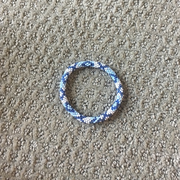 Blue and white Lilly and laura bracelet - Picture 1 of 2