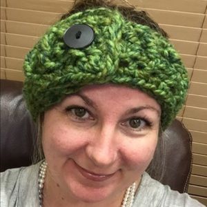 HANDMADE. Crocheted headband ear warmer.