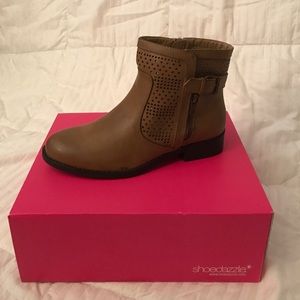 Size 9 brown bootie