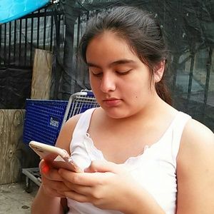 Meet your Posher, Beatriz