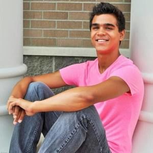 Meet your Posher, Devin