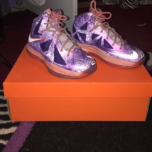 BOYS Lebrons