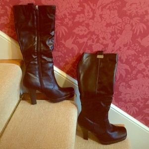 Nickels "Jacqueline" style black heeled boot