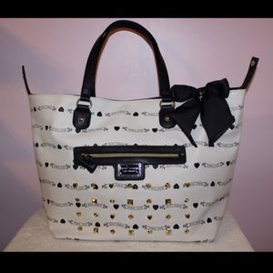 🌹Betsey Johnson Signature Stud Tote Bag🌹