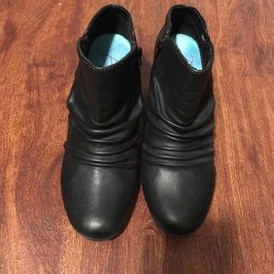 Black blowfish booties