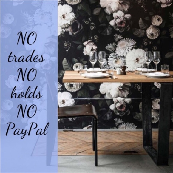 Welcome to my closet!💋 - Picture 3 of 7