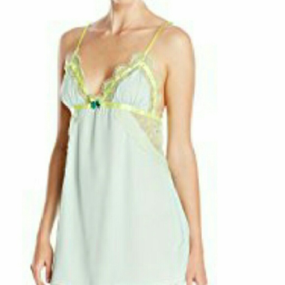 BNWT Betsey Johnson chemise