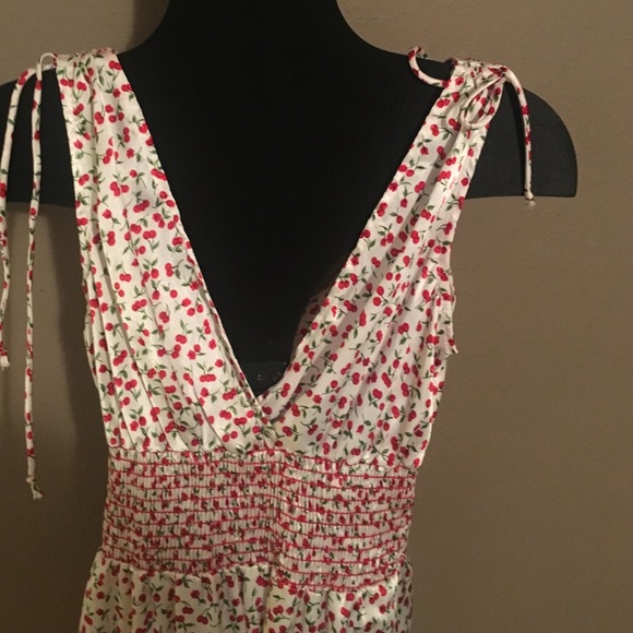 Speechless Dress. - Picture 2 of 4