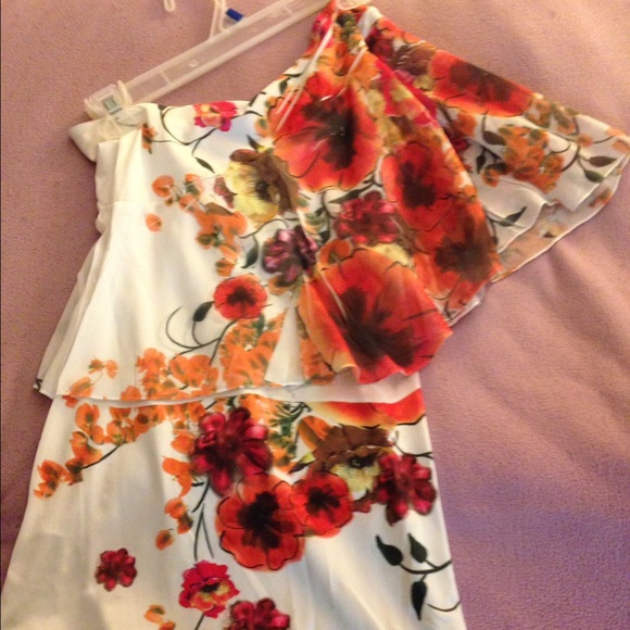 One shoulder top