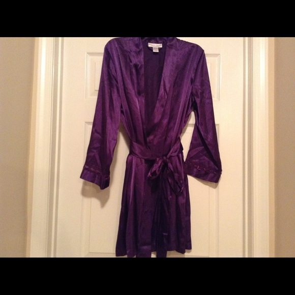 Morgan Taylor Robe Lingerie NWOT