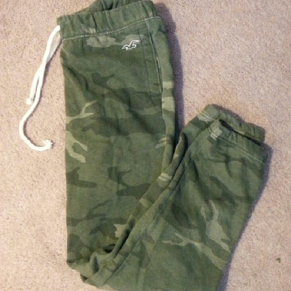 Holister camo jogger sweatpants - Picture 1 of 4