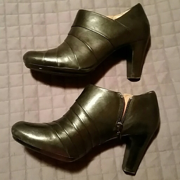 Clarks Heels