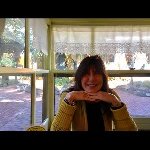 Meet your Posher, Liz