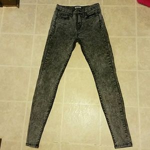 Black stonewashed skinny jeans