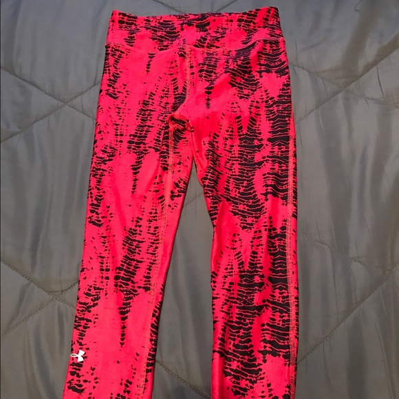Under Armour Red Capris