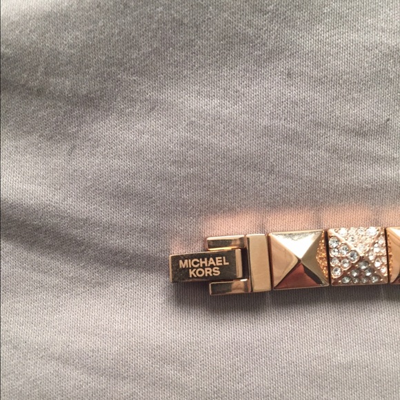 Michael Kors Rose Gold Pyramid Link Bracelet - Picture 3 of 4