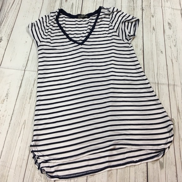 Cotton On XS VNeck T