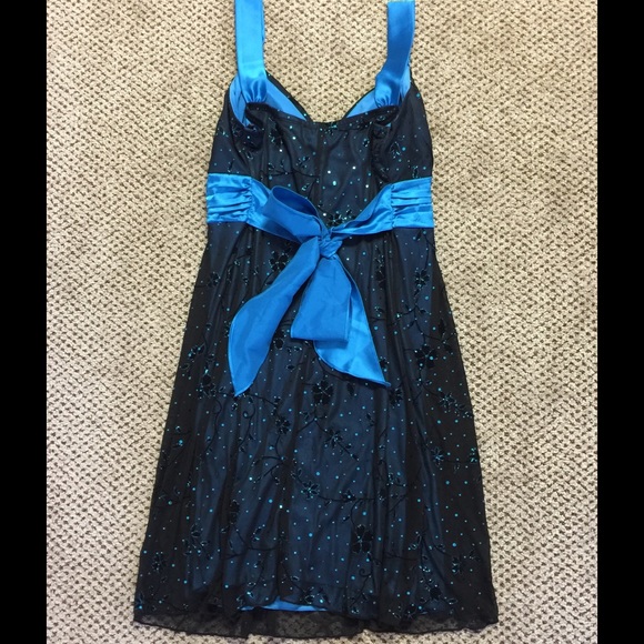 🚨Dark blue flower accented dress🚨 - Picture 3 of 4