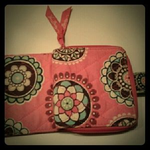 Great Vera Bradley 4x4 wallet