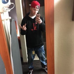 Meet your Posher, Dennis