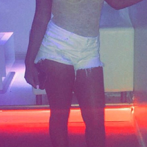 White high waisted shorts - Picture 4 of 4