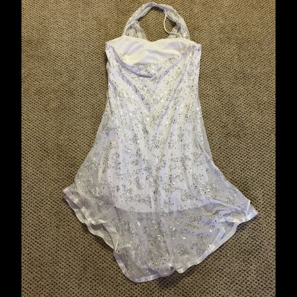 🚨White halter dress with silver flower detail🚨 - Picture 2 of 4