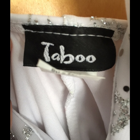 🚨White halter dress with silver flower detail🚨 - Picture 3 of 4