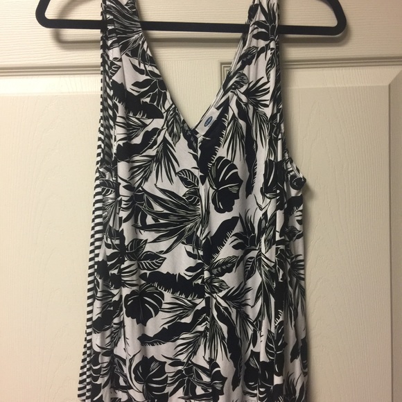Old Navy Tops - 🍭Clearance🍭or🎗2 B Donated🎗Old Navy sleeveless
