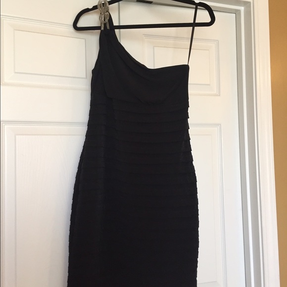 Size 8 EUC Black Cocktail Dress - Picture 1 of 1