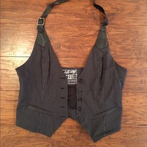 Stripped vest