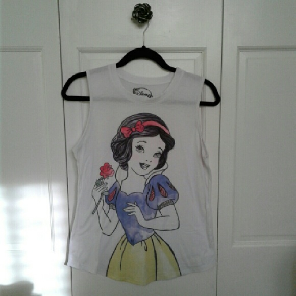 snow white tank