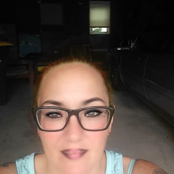 Meet your Posher, Jennifer - Picture 1 of 1