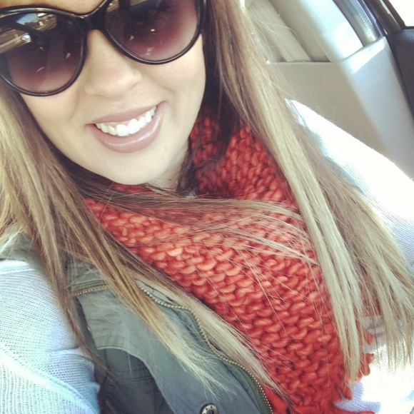 Meet Your Posher, Kelly - Picture 6 of 7