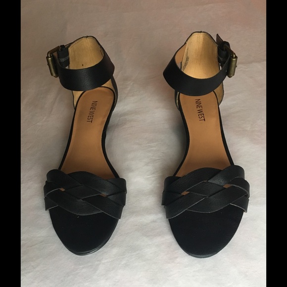 Nine West sandals !
