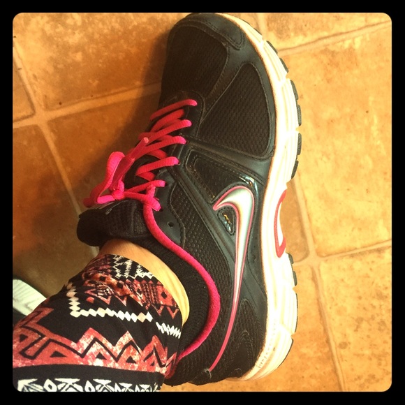 Women's 8 Nike Running shoes